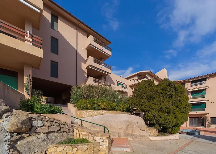 Laureliving Holiday Home Cala Maiore 01 Ла-Маддалена